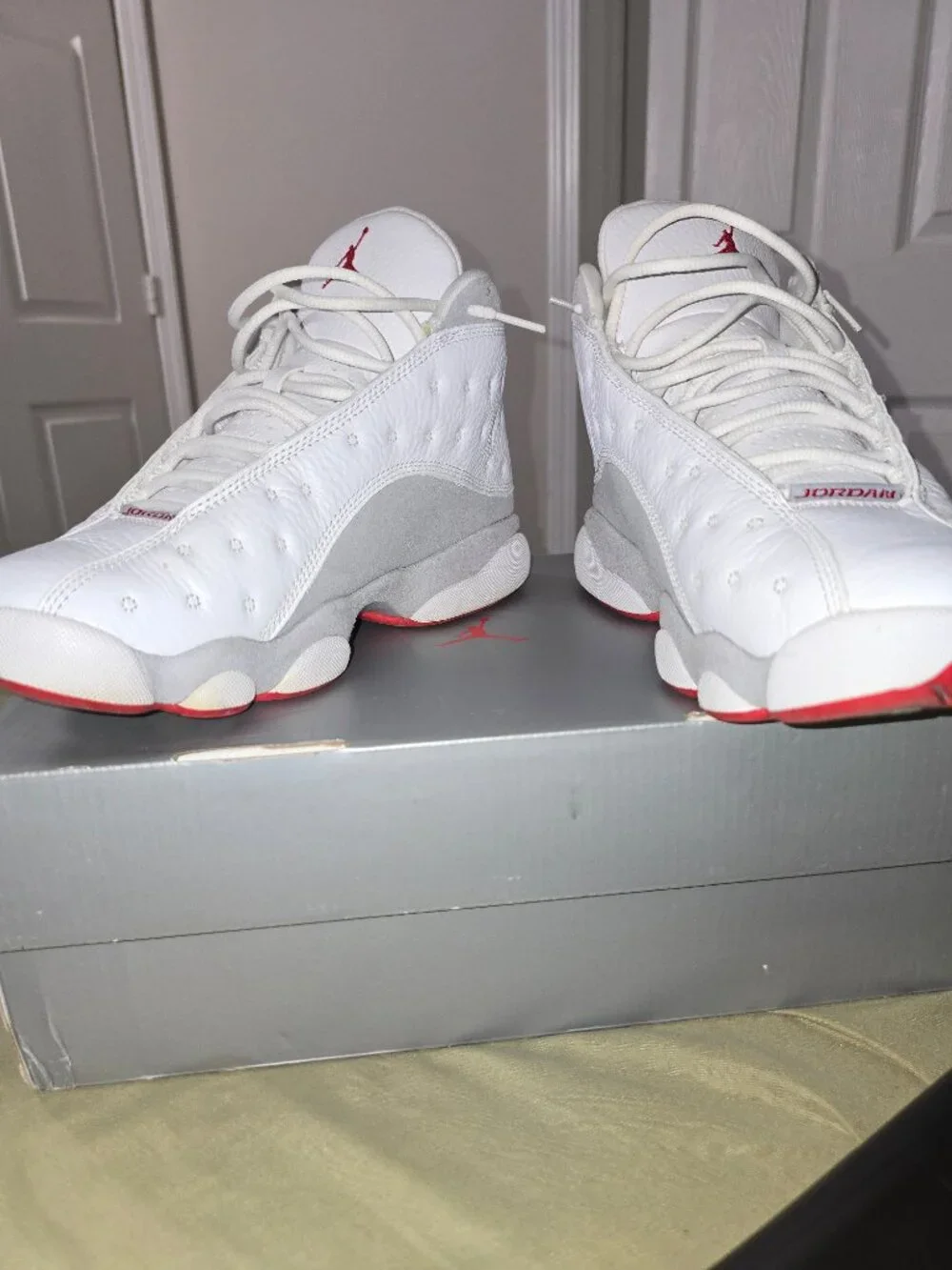 Jordan 13 Retro wolf grey